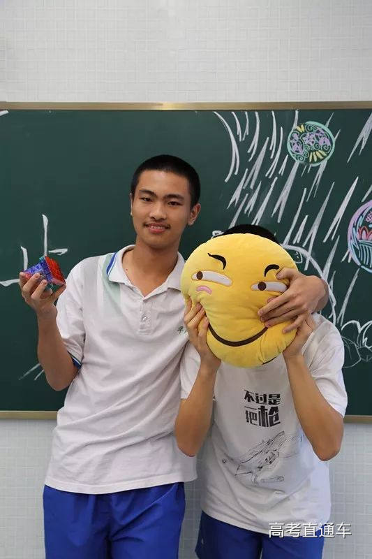 1530003646443352.jpg image030.jpg