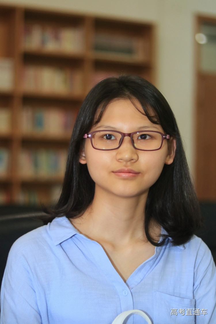 imagefile 12 东华中学 李培伟(女)方光明摄.jpg