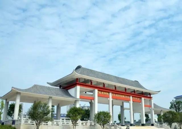 1483898656678649.jpg 广东创新科技职业学院01.jpg