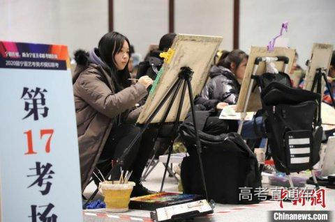 资料图:联考现场。 胡俊 摄