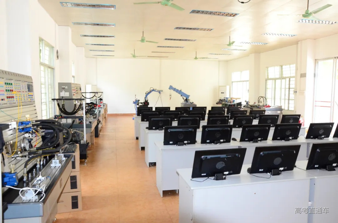 12.webp.jpg 12.webp.jpg