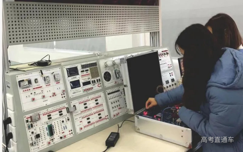 应用电子技术2.jpg 图片