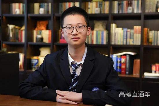 华东师大二附中杨亦诚同学。