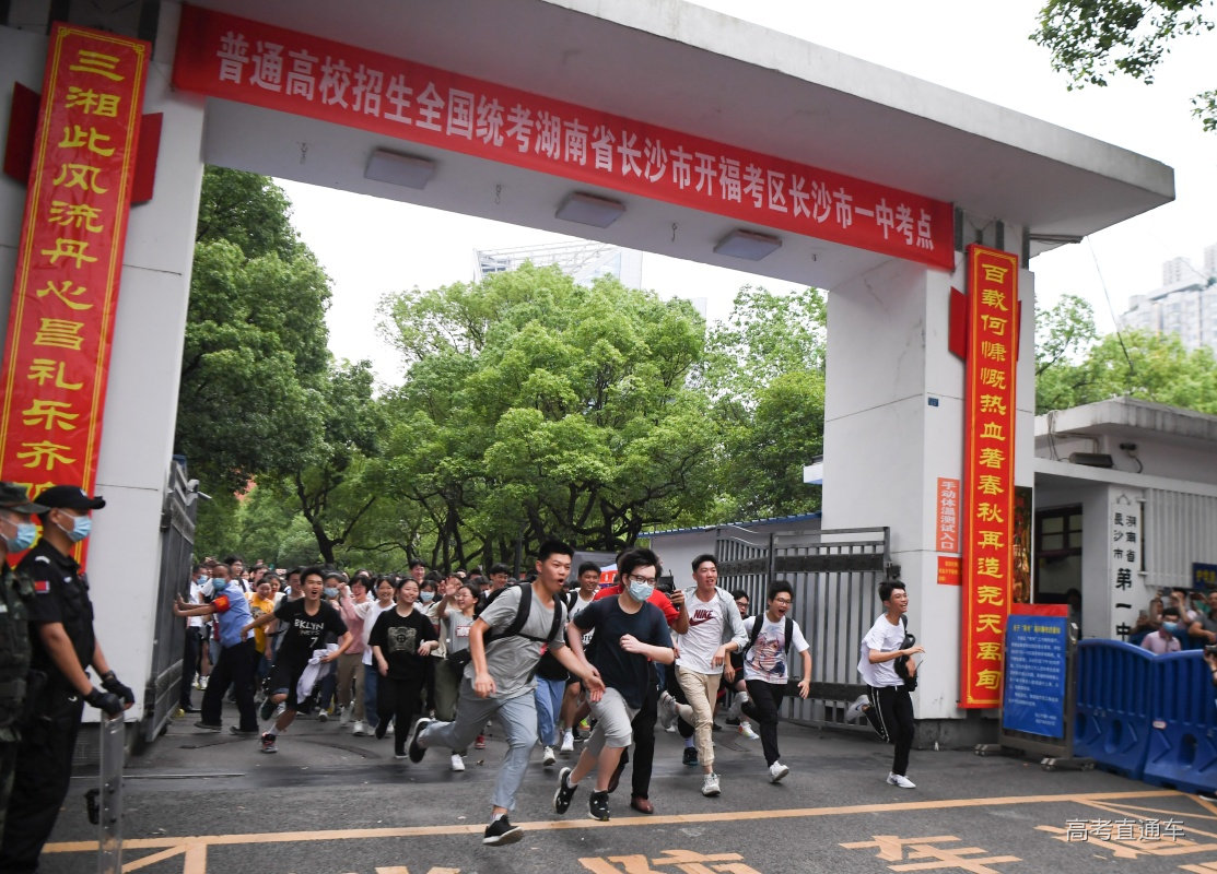 公安部高考三天7227个考点466万个考场秩序井然