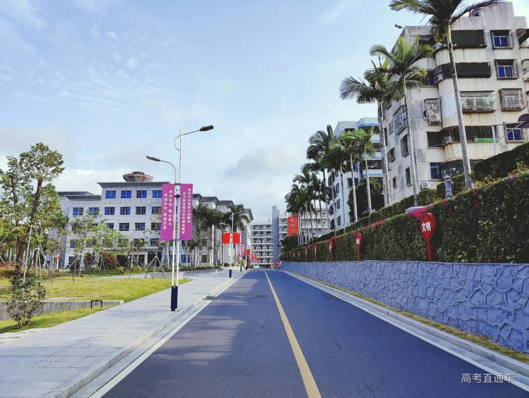 学生饭堂公众号.jpg 图片