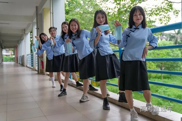 《罩样毕业》(组图)徐慧敏 (6).JPG 图片